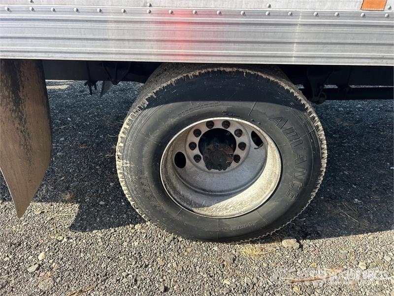 International 4300 Furgons