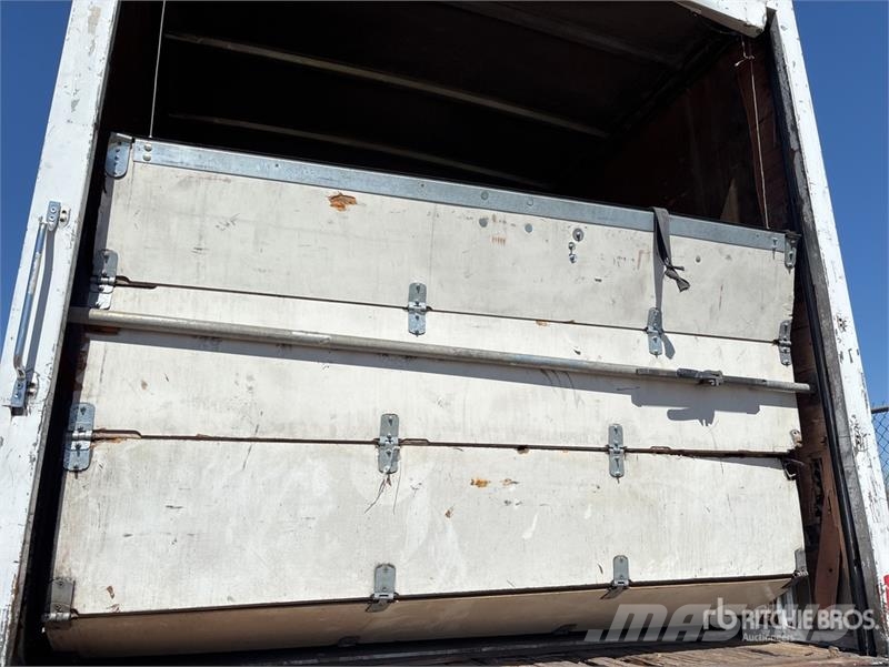 International 4300 Грузовики-Фургоны
