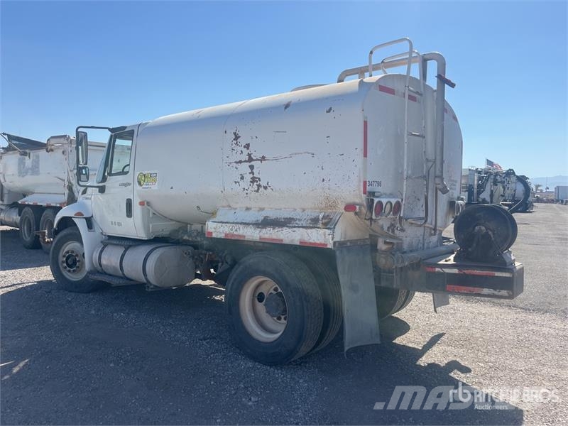 International 4300 صهاريج مياه