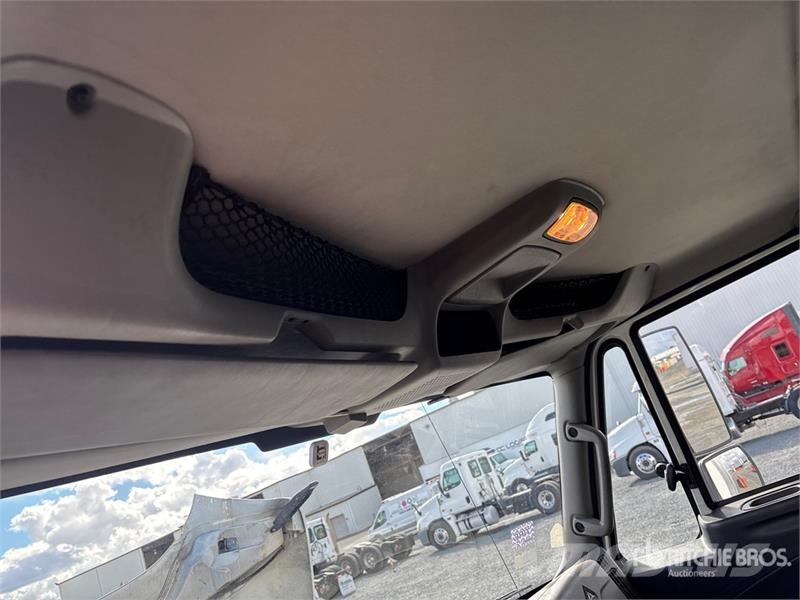 International 4300 Box body trucks