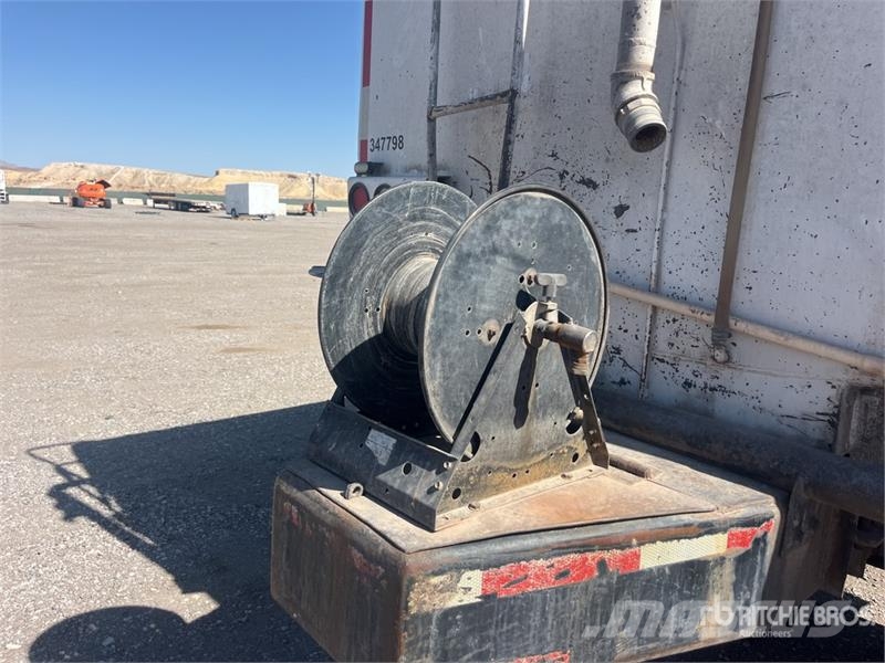International 4300 صهاريج مياه