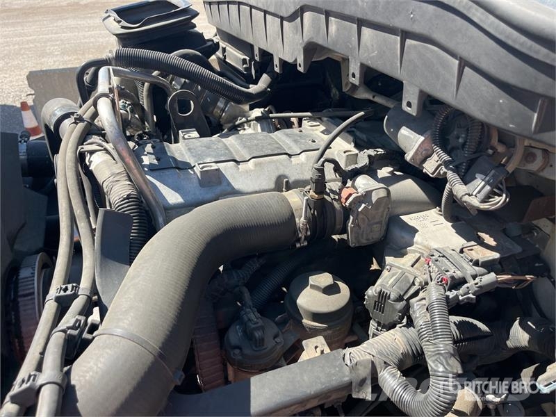 International 4300 Umpikorikuorma-autot