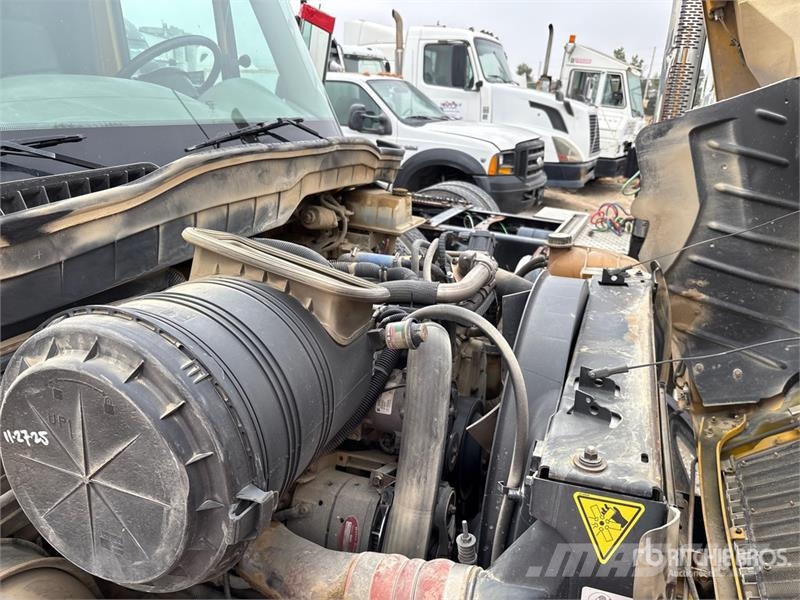 International 4300 Billenő teherautók