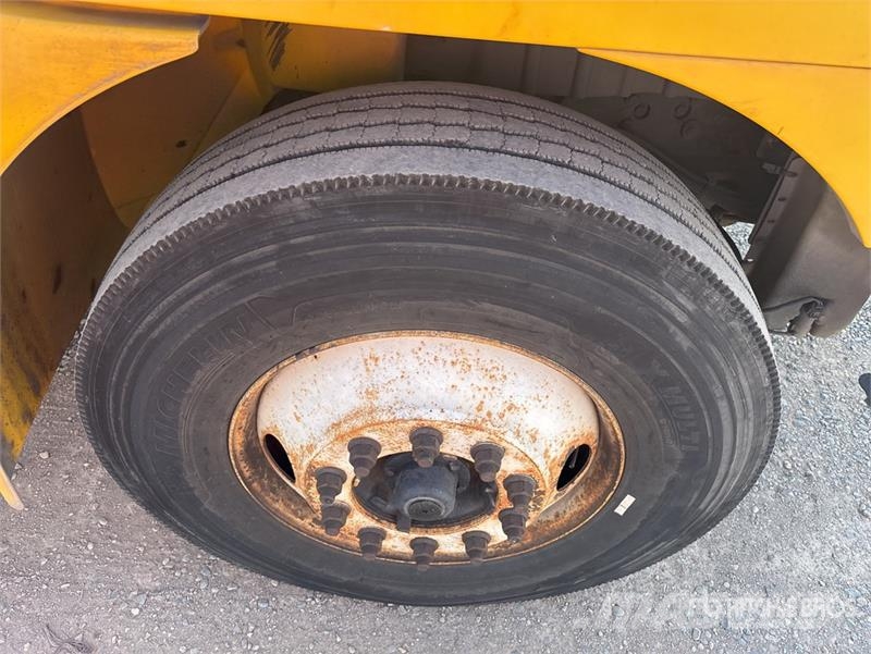 International 4300 Фургони