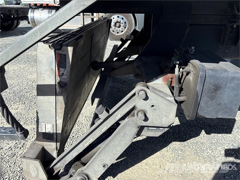 International 4300 ボックスボディー、ウイング、箱車