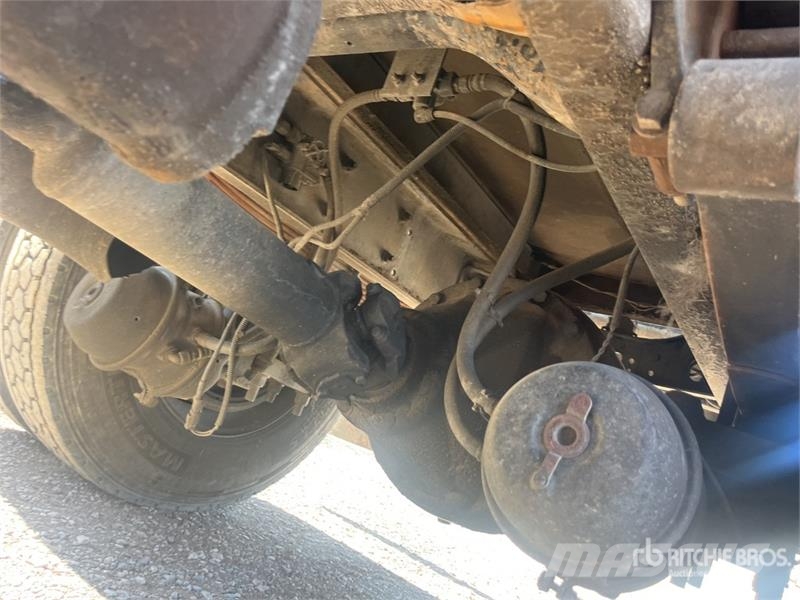International 4300 صهاريج مياه