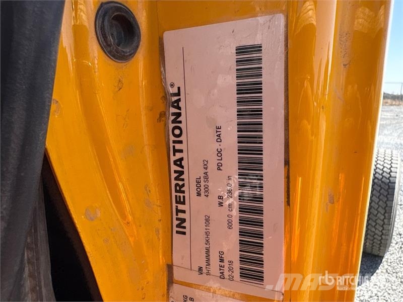 International 4300 Kabiny a interiér