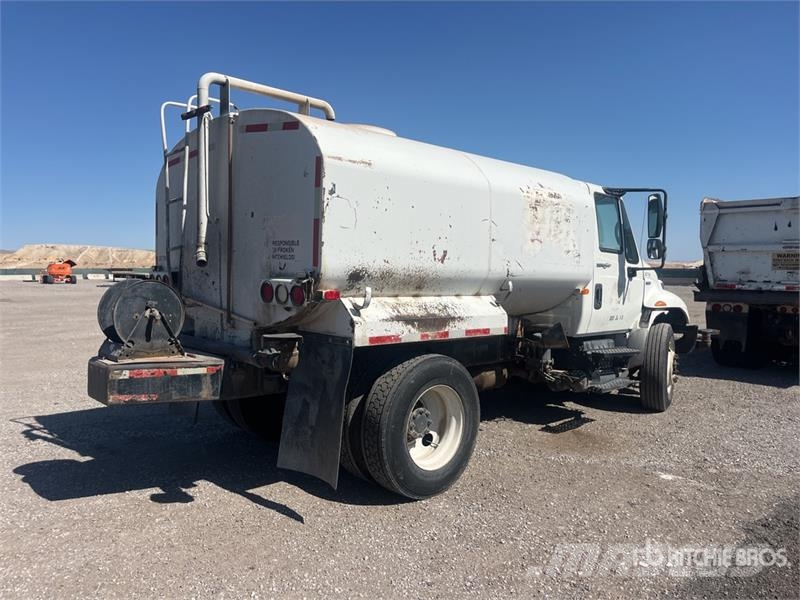 International 4300 صهاريج مياه