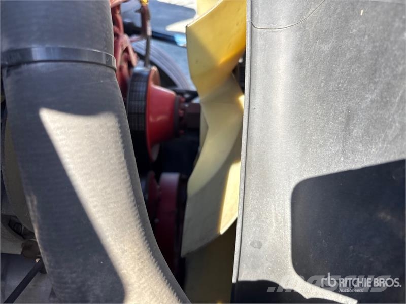 International 4300 ボックスボディー、ウイング、箱車