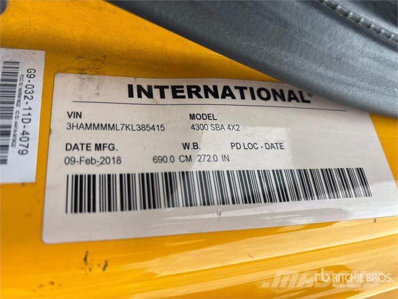 International 4300 Box body trucks