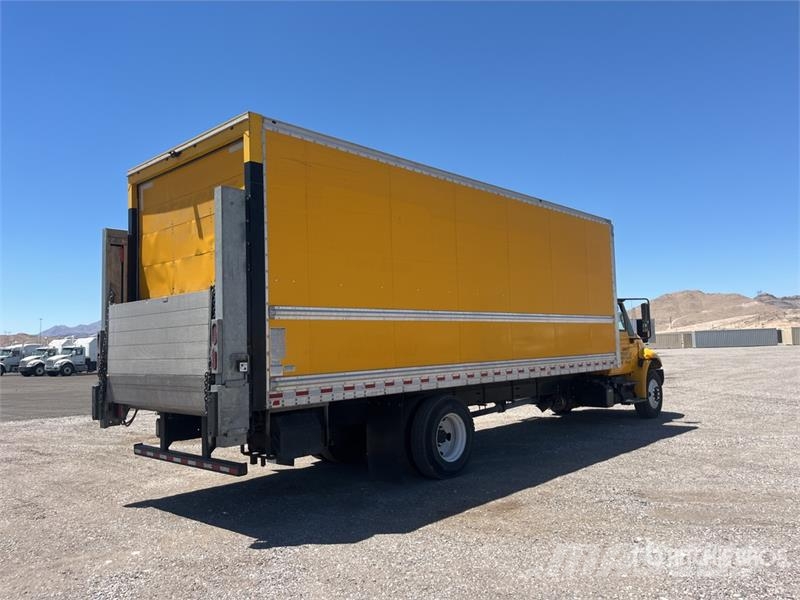 International 4300 Kofferaufbau