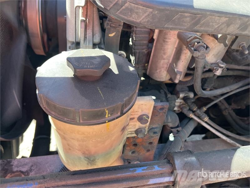 International 4300 Umpikorikuorma-autot