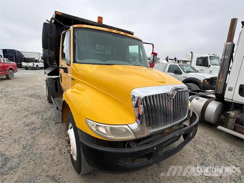 International 4300 Billenő teherautók