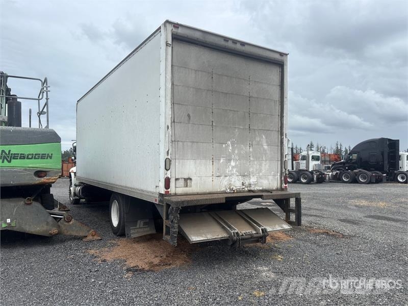 International 4300 Furgons