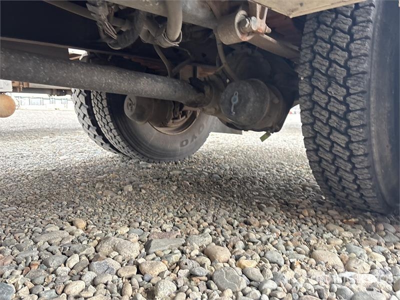 International 4300 Mobilās urbšanas platformu automašīnas