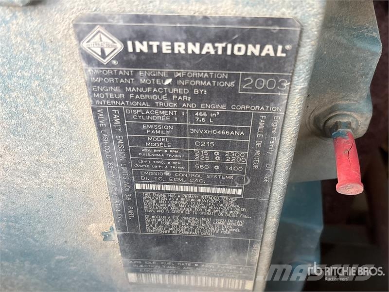International 4300 Mobilās urbšanas platformu automašīnas