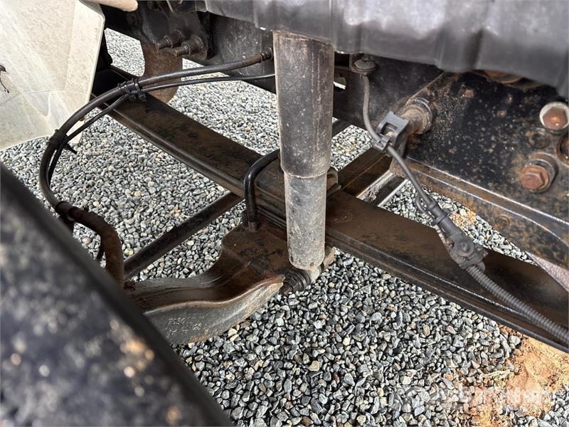 International 4300 Auto-tanques