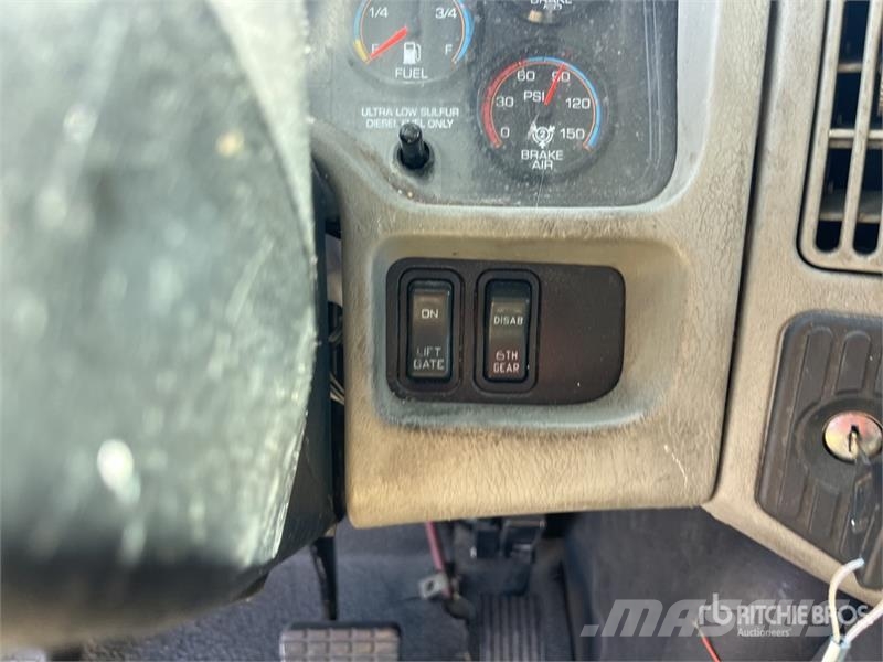International 4300 Umpikorikuorma-autot