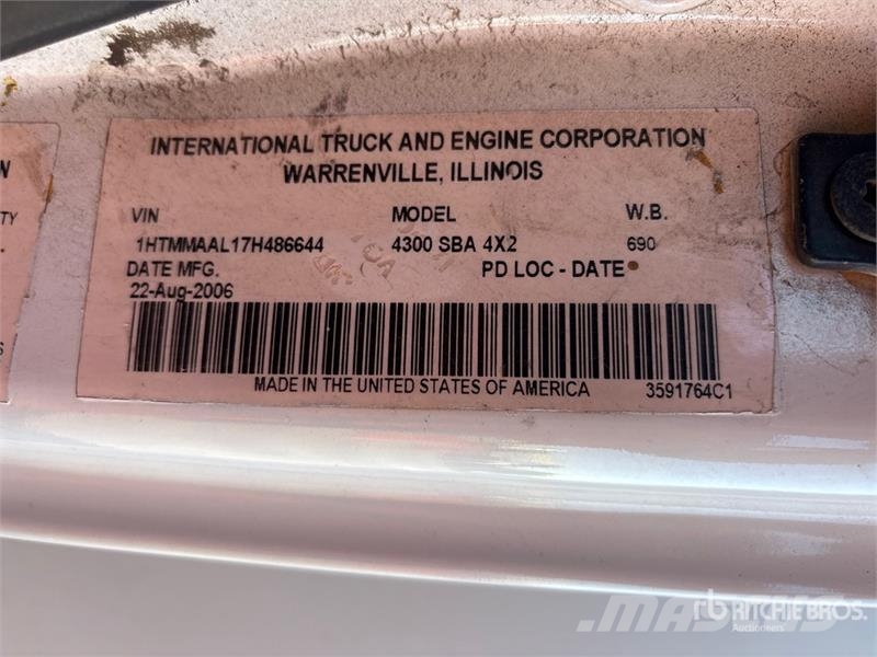International 4300 Umpikorikuorma-autot