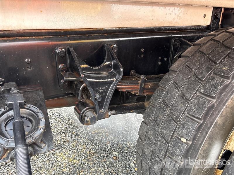 International 4300 Auto-tanques