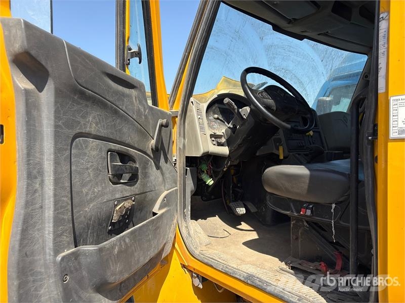 International 4300 Kabiny a interiér