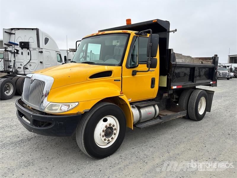 International 4300 Billenő teherautók