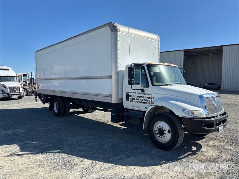 International 4300 ボックスボディー、ウイング、箱車