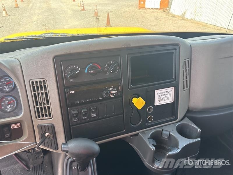 International 4300 Фургони