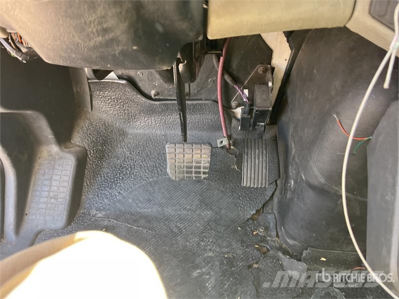International 4300 Umpikorikuorma-autot