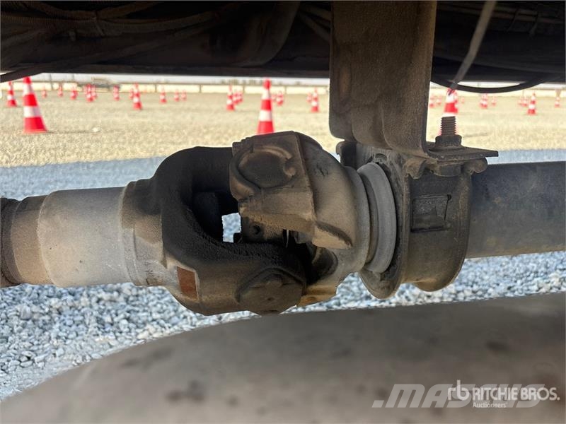 International 4300 冷凍冷蔵車