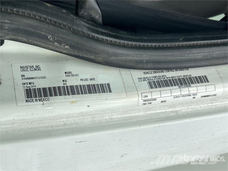 International 4300 Vieglais kravas automobilis/izkraušana no sāniem