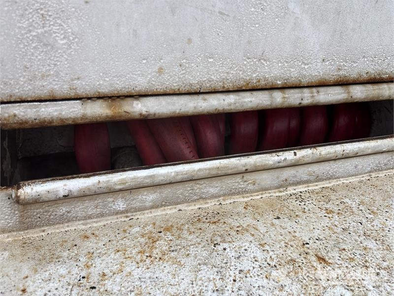 International 4300 Auto-tanques