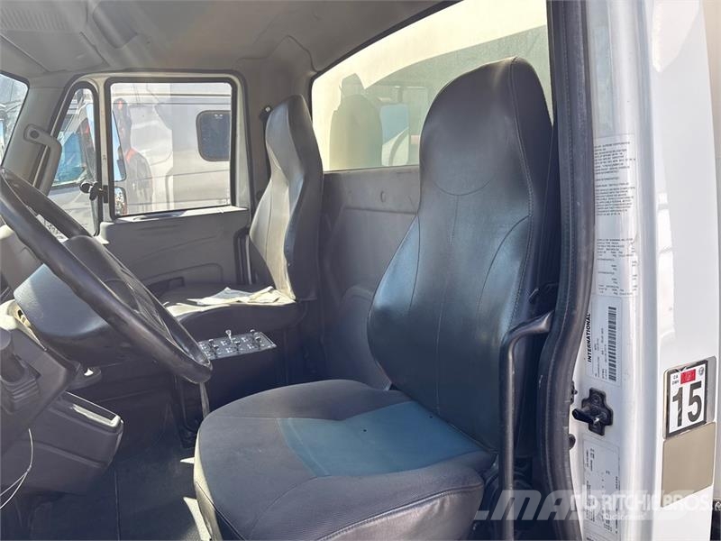 International 4300 Tovornjaki za vodo