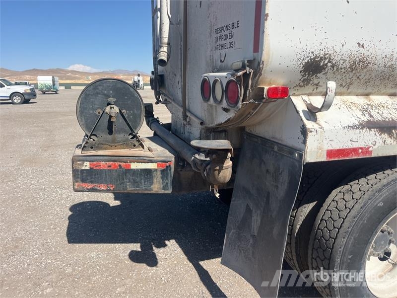 International 4300 صهاريج مياه