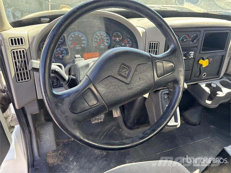 International 4300 Tovornjaki za vodo