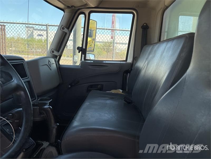International 4300 Грузовики-Фургоны