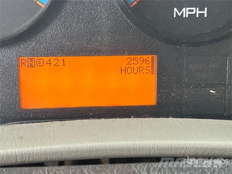 International 4300 Vieglais kravas automobilis/izkraušana no sāniem