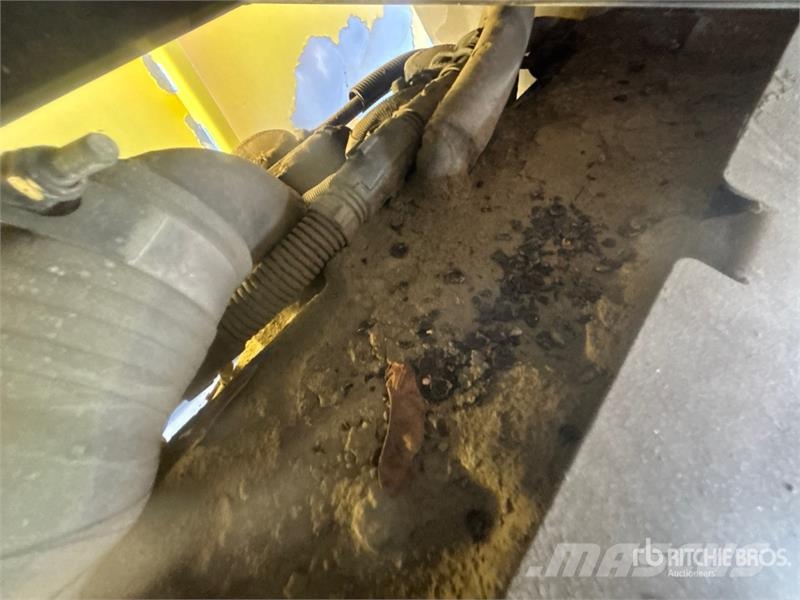 International 4300 Fejebiler