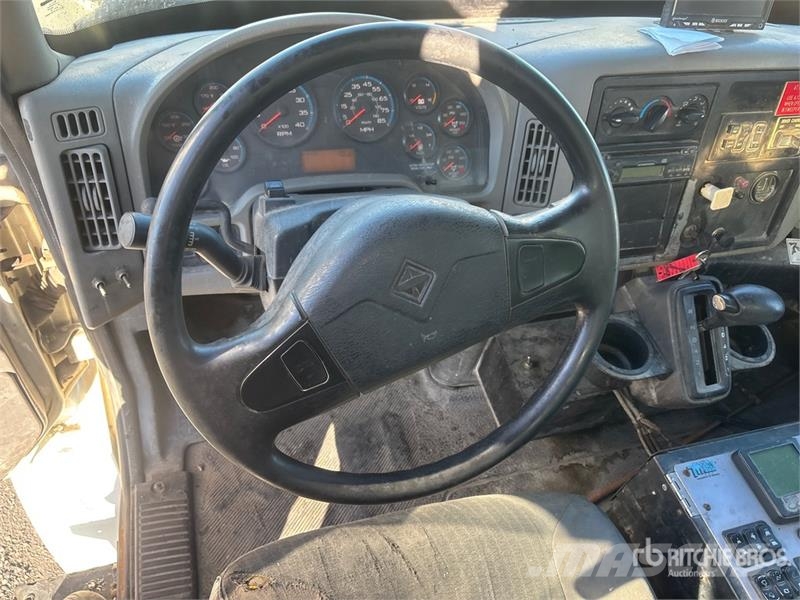 International 4300 Fejebiler