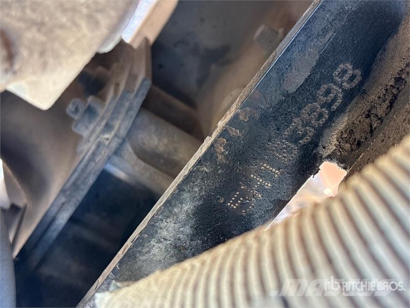 International 4300 4x2 Service Truck Pilsētas atkritumvedēji