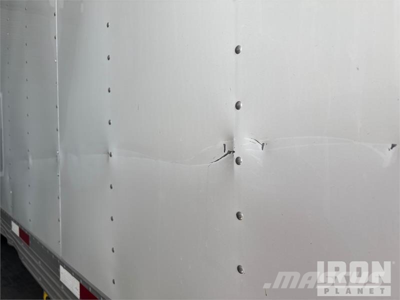 International 4300 SBA شاحنات ذات هيكل صندوقي