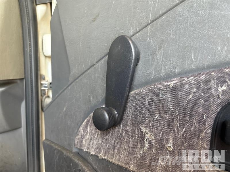 International 4300 SBA Šleperi za vozila