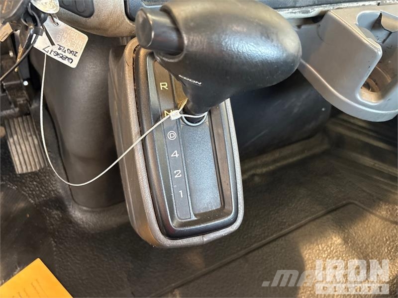International 4300 SBA Šleperi za vozila