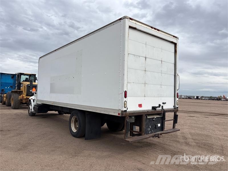 International 4300 SBA Camiones con caja de remolque