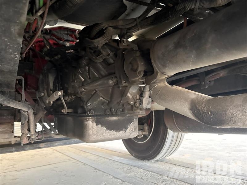 International 4300 SBA شاحنات ذات هيكل صندوقي