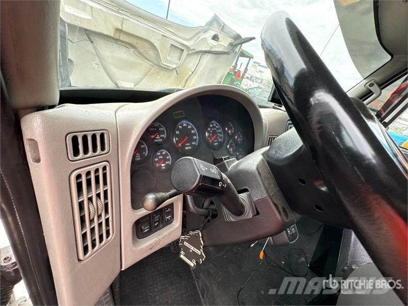 International 4300 SBA Sunkvežimiai su dengtu kėbulu