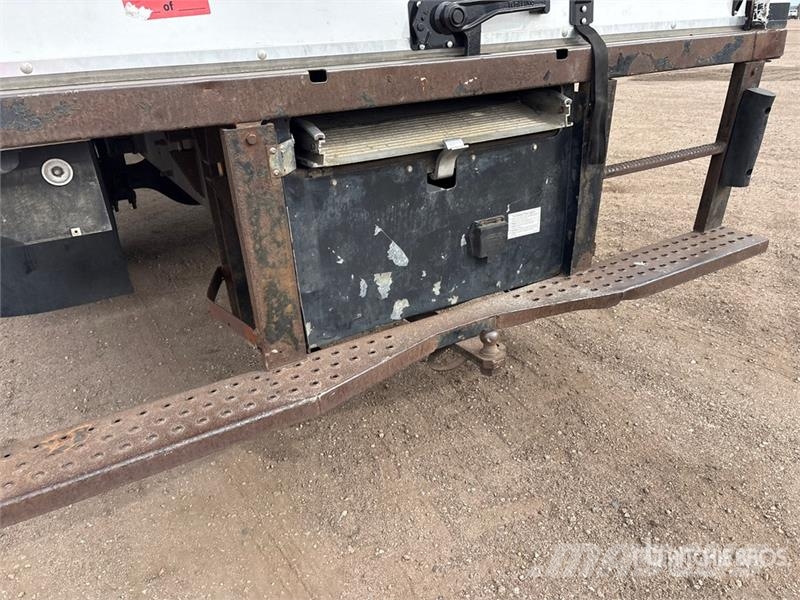 International 4300 SBA Camiones con caja de remolque
