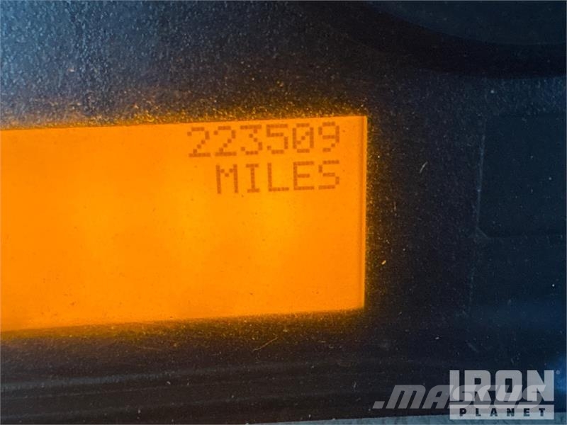 International 4300 SBA Šleperi za vozila