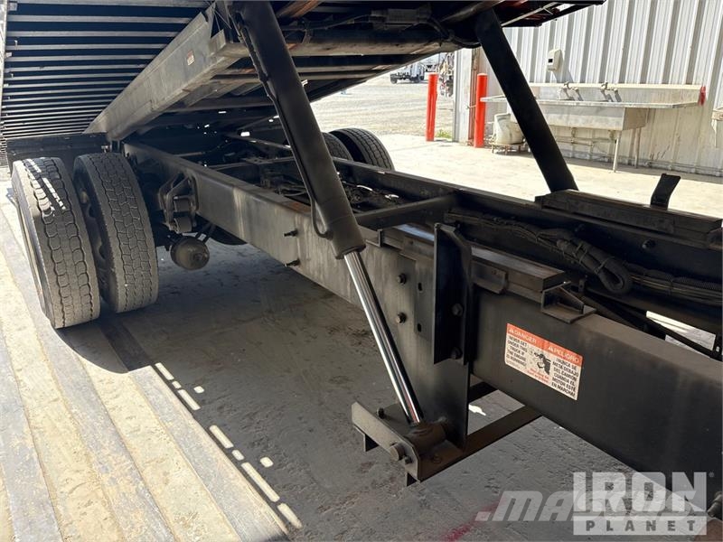 International 4300 SBA Šleperi za vozila