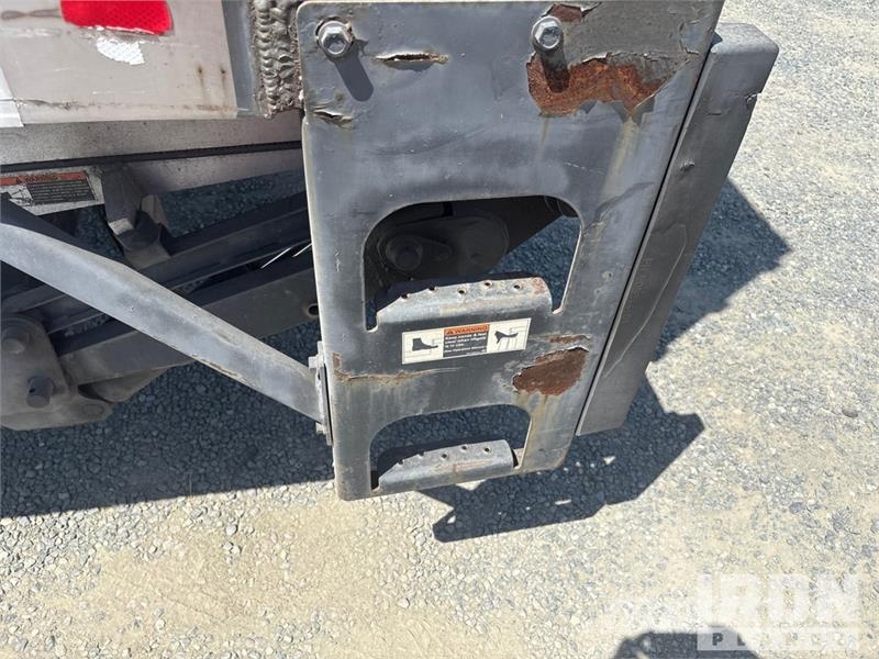 International 4300 SBA Camiones con caja de remolque